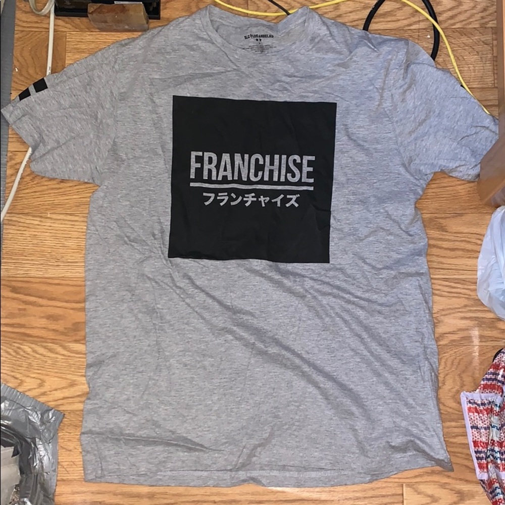 Grey t shirt